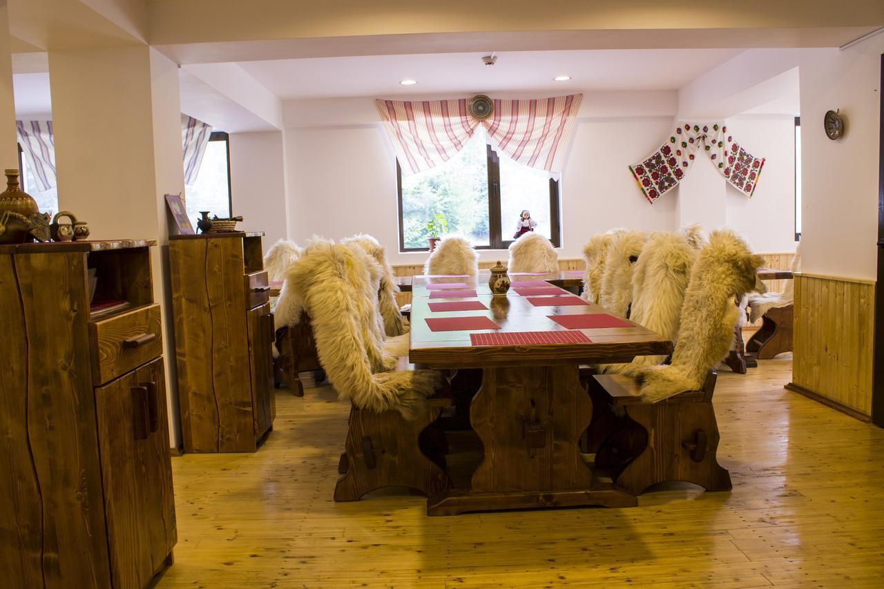 Cabana Barlogul Lupilor Villa Berevoesti Esterno foto