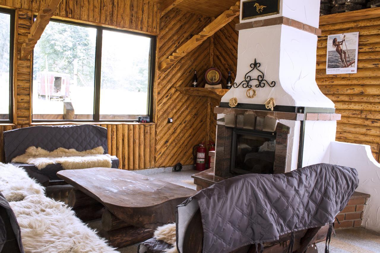 Cabana Barlogul Lupilor Villa Berevoesti Esterno foto